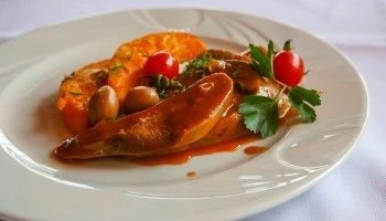 Lengua en Salsa de Vino
