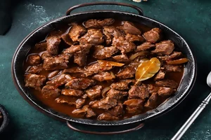 Imagen de carne en salsa